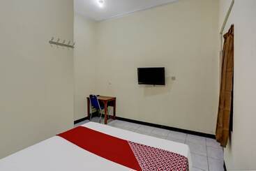هتل Reddoorz Near Kelapa Gading