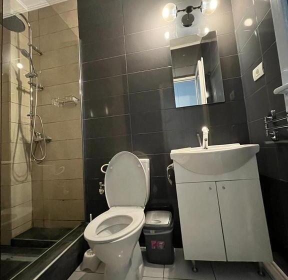 پانسیون Glow Guesthouse Costinesti