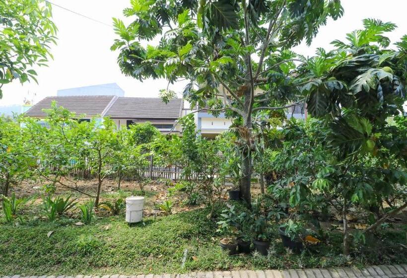پانسیون Griya Mulya Near Alun Alun Batu Mitra Reddoorz