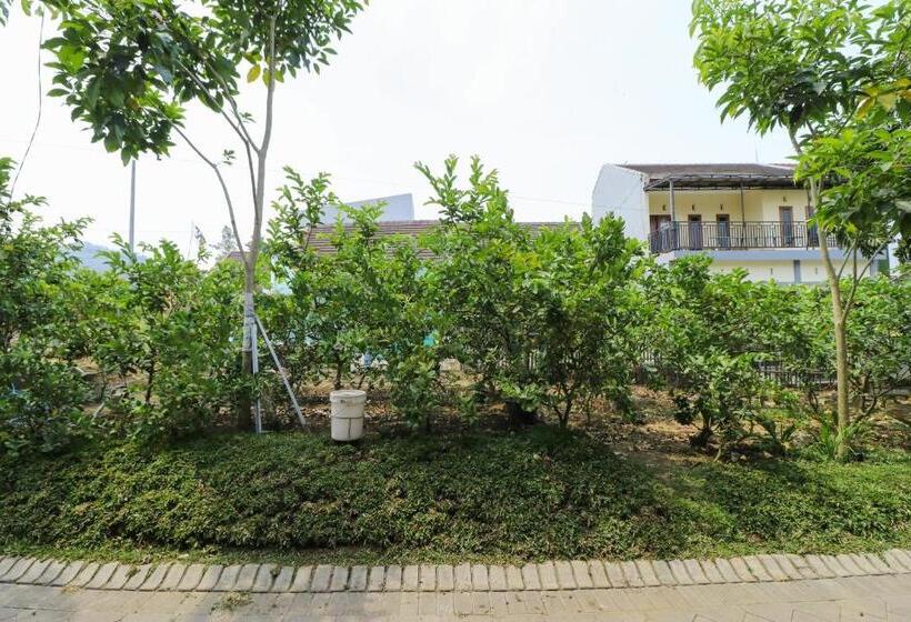 پانسیون Griya Mulya Near Alun Alun Batu Mitra Reddoorz