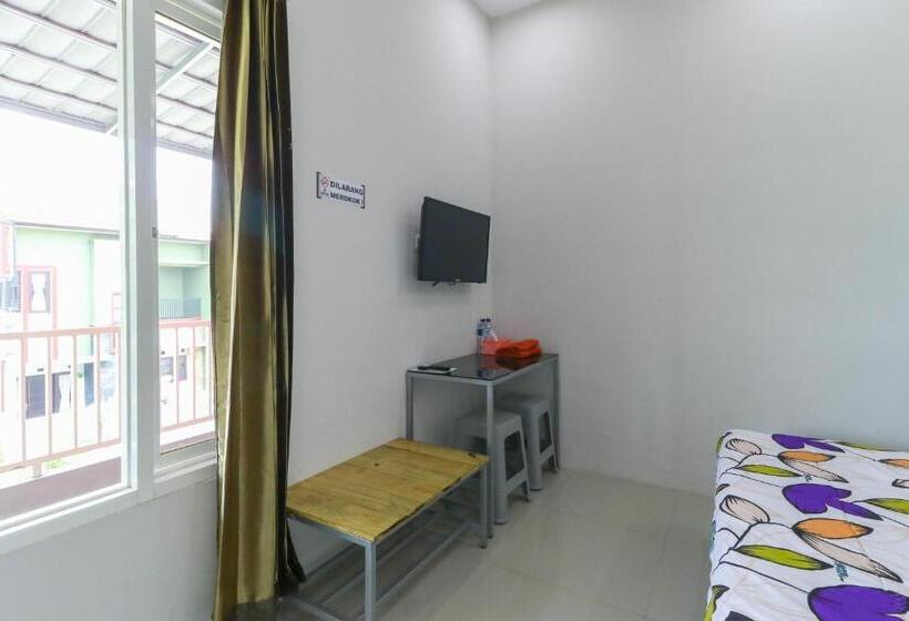 پانسیون Griya Mulya Near Alun Alun Batu Mitra Reddoorz
