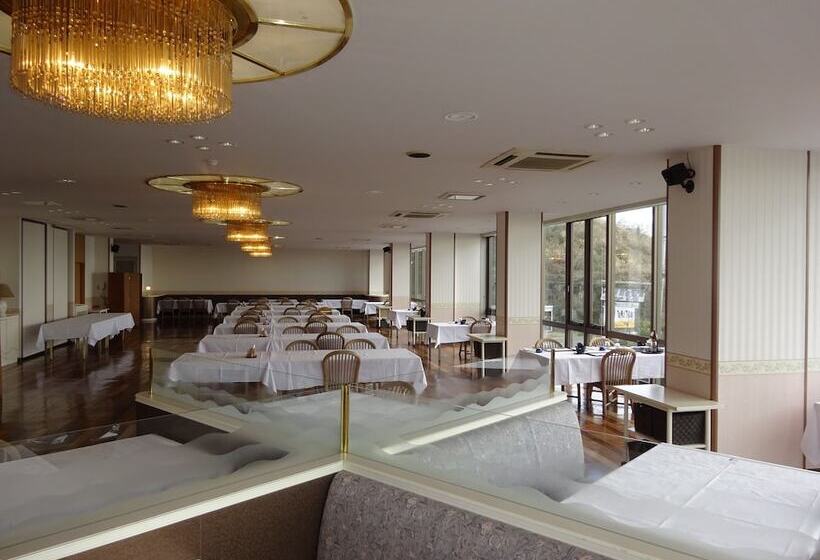 ريوكان The Grand Resort Wakanoura