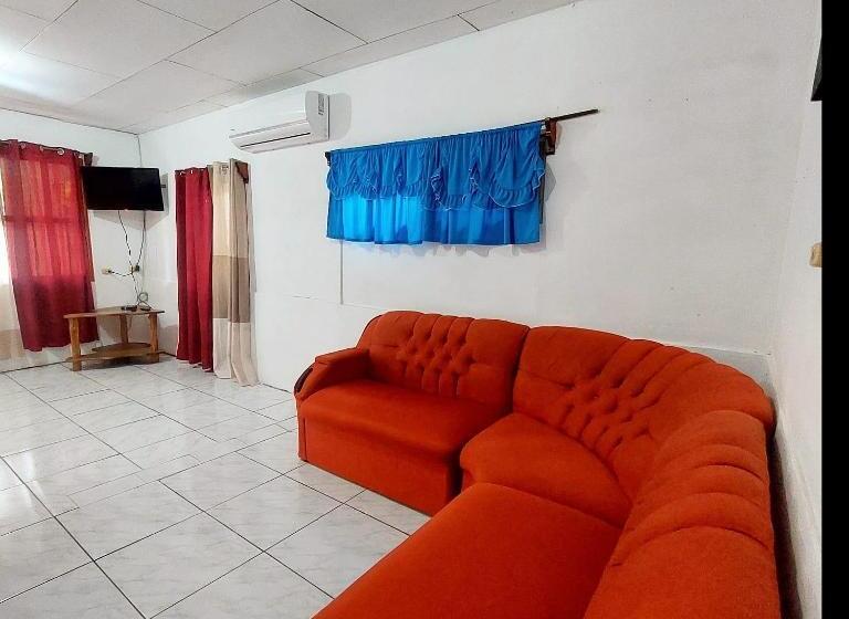 مبيت وإفطار Restaurante Y Cabinas Sudy