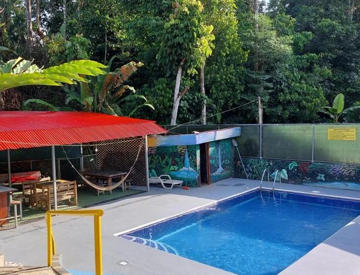 مبيت وإفطار Restaurante Y Cabinas Sudy