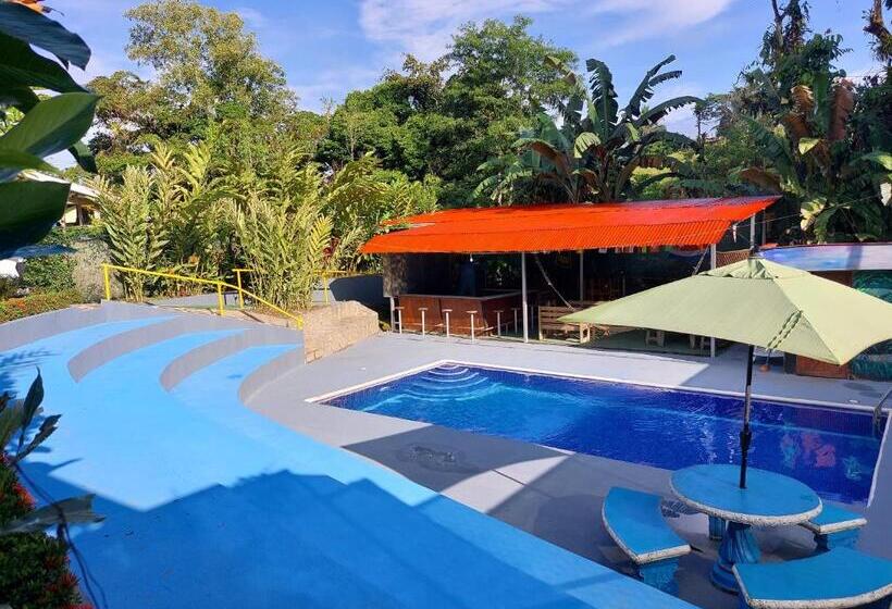 مبيت وإفطار Restaurante Y Cabinas Sudy