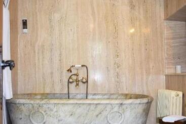 هتل Habitaciones Casona De Linares