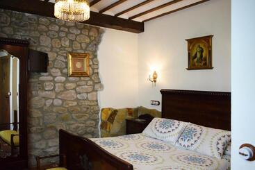 هتل Habitaciones Casona De Linares