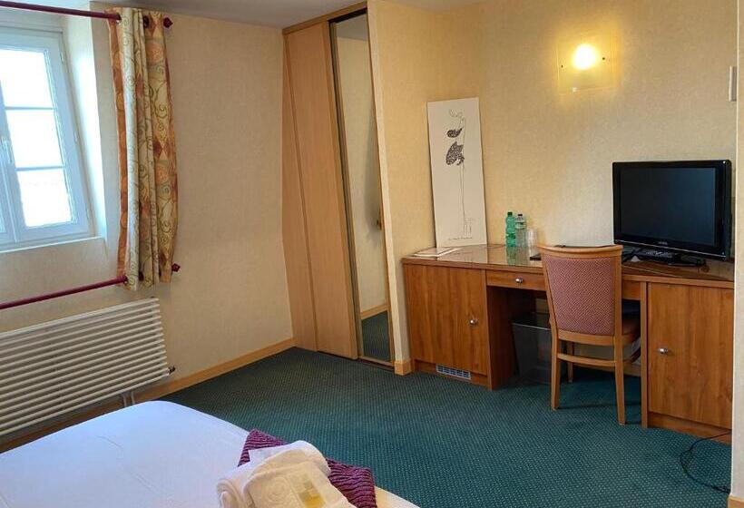Отель Hôtel Spa Le Tosny