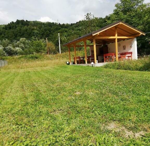 پانسیون Guest House Carpathia
