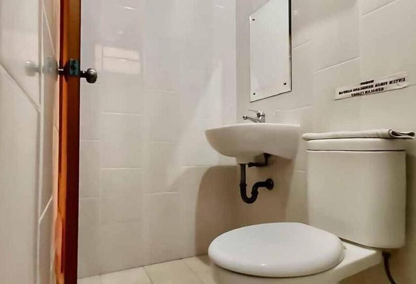 پانسیون Reddoorz Syariah Plus Near Cirebon Super Block Mall 2