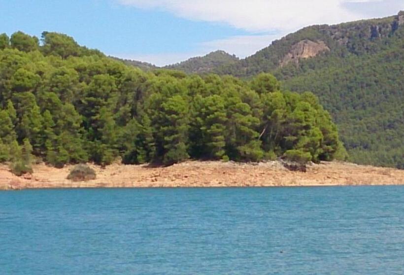 استراحتگاه Alojamiento Turístico El Pantano De Cazorla