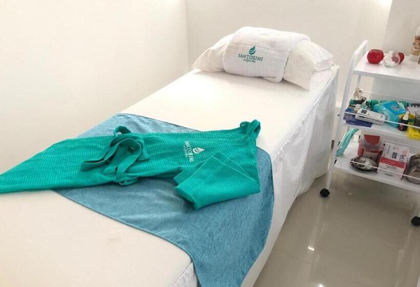 هتل Aparta Suites La Flora