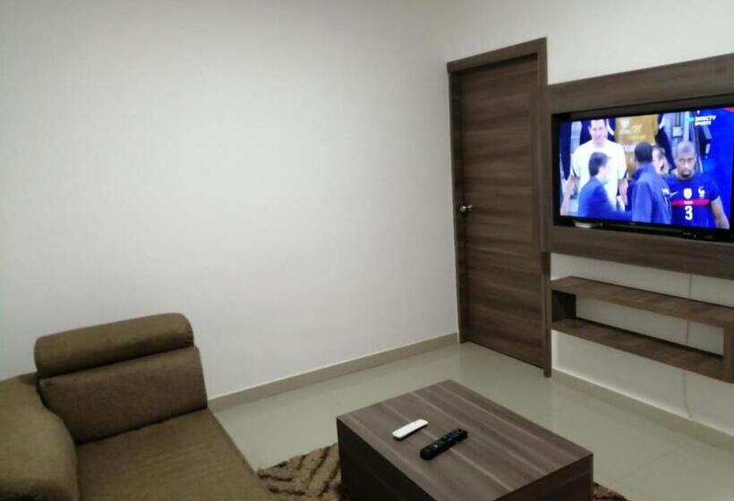 هتل Aparta Suites La Flora