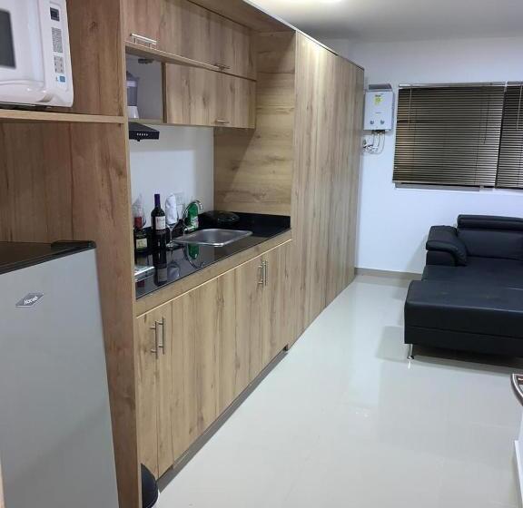 هتل Aparta Suites La Flora