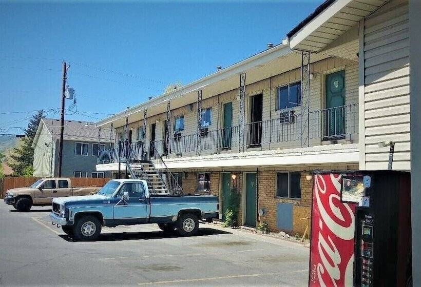 Thunderbird Motel