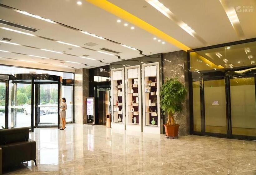 Lavande Hotel Zhumadian High Speed railway Station