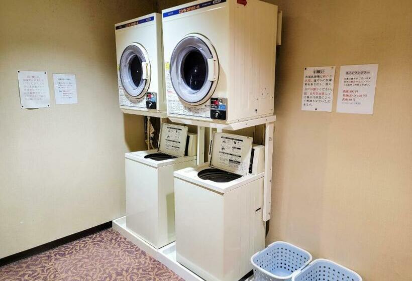 בית מלון כפרי First Inn Takamatsu