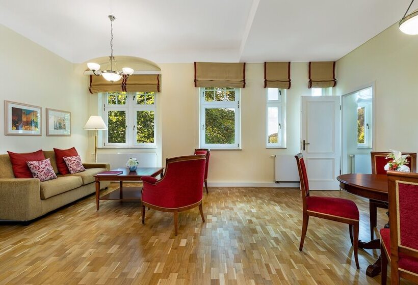 Falkenstein Grand Autograph Collection