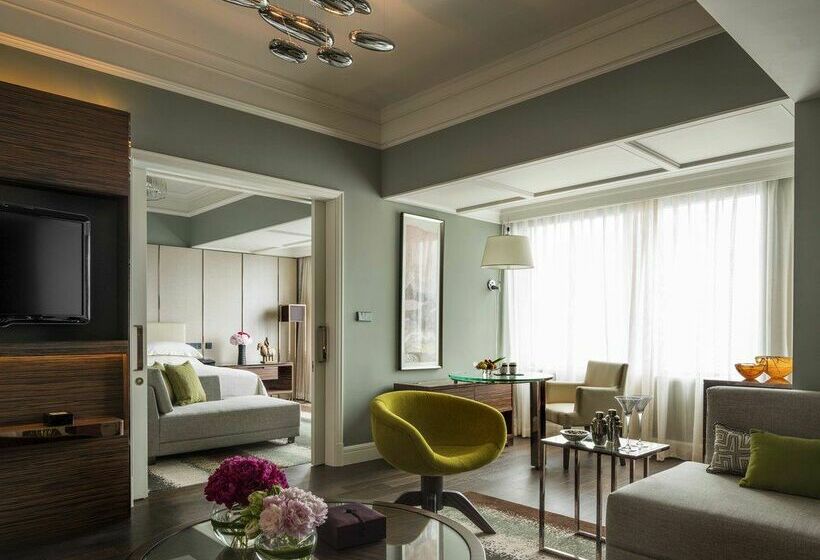 Four Seasons Hotel Shanghai