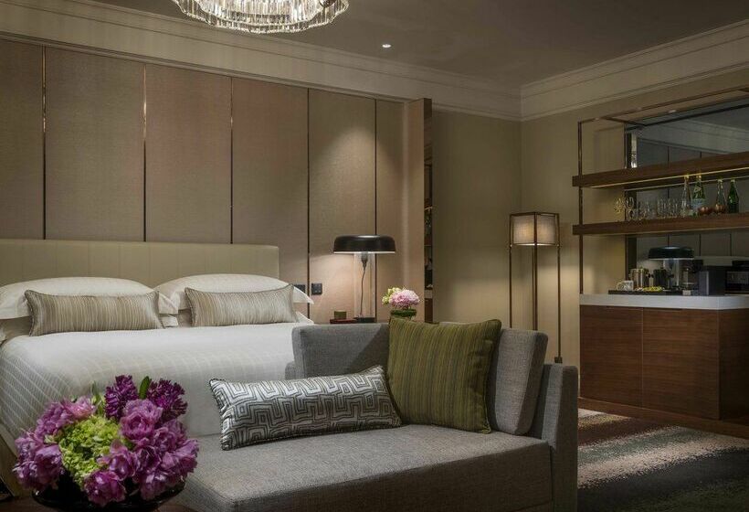 Four Seasons Hotel Shanghai