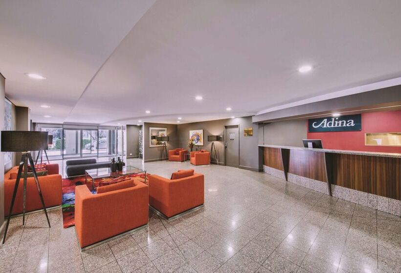 호텔 Adina Serviced Apartments Canberra James Court