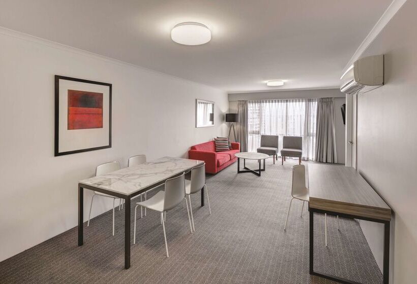 ホテル Adina Serviced Apartments Canberra James Court