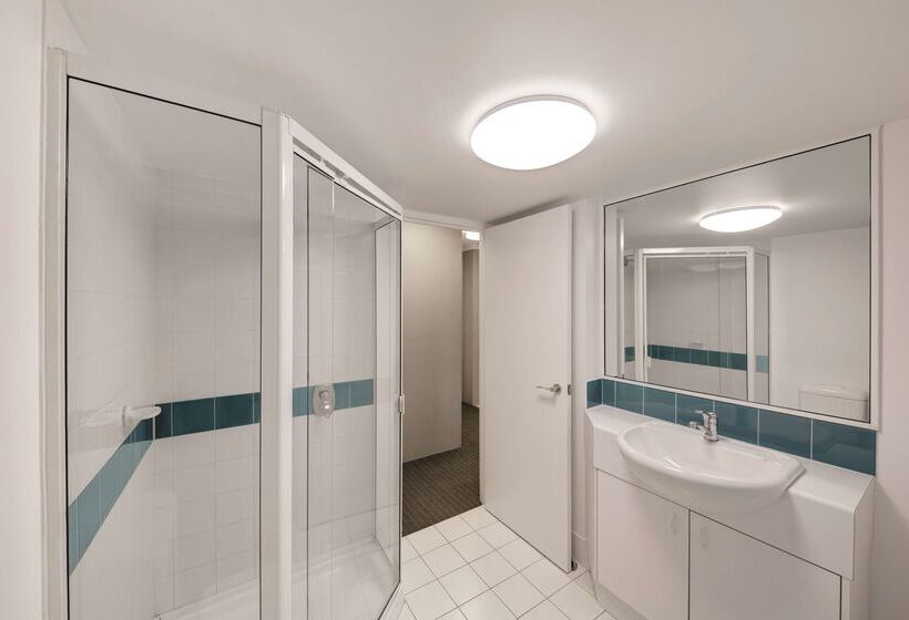 هتل Adina Serviced Apartments Canberra James Court