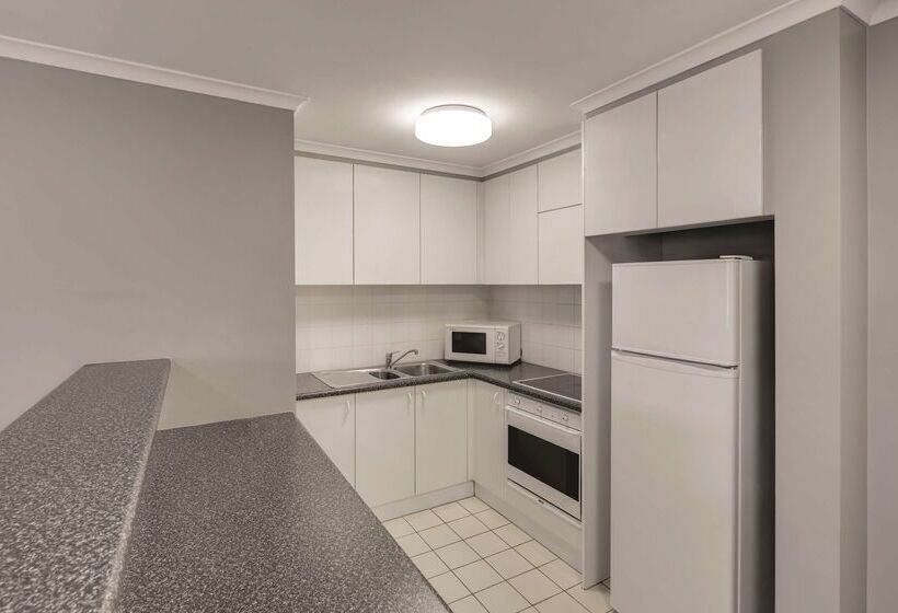 호텔 Adina Serviced Apartments Canberra James Court