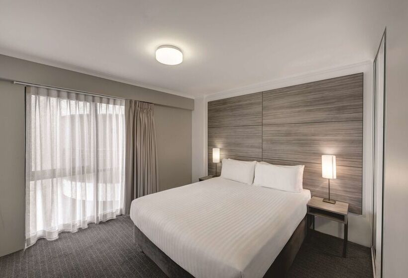 호텔 Adina Serviced Apartments Canberra James Court