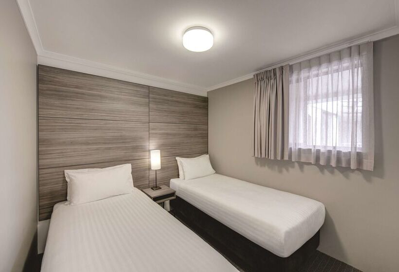 호텔 Adina Serviced Apartments Canberra James Court