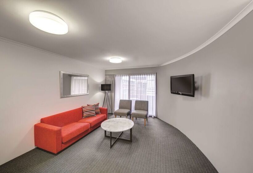 호텔 Adina Serviced Apartments Canberra James Court