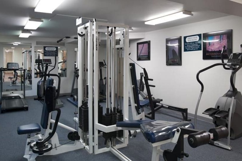 هتل Adina Serviced Apartments Canberra James Court