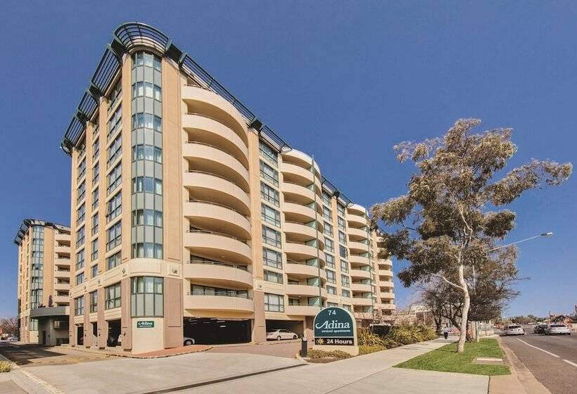 هتل Adina Serviced Apartments Canberra James Court