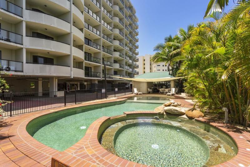 هتل Aligned Corporate Residences Townsville