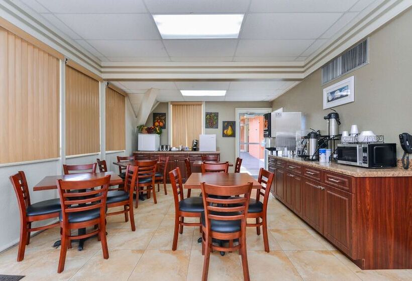 בית מלון כפרי Americas Best Value Inn Sarasota