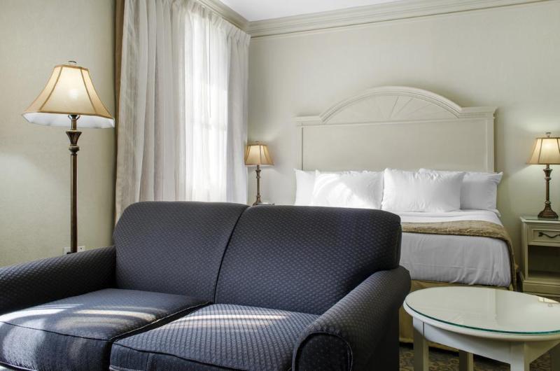 Отель Spark By Hilton Lafayette South