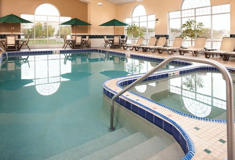 Отель Country Inn & Suites By Radisson, Milwaukee West Brookfield , Wi