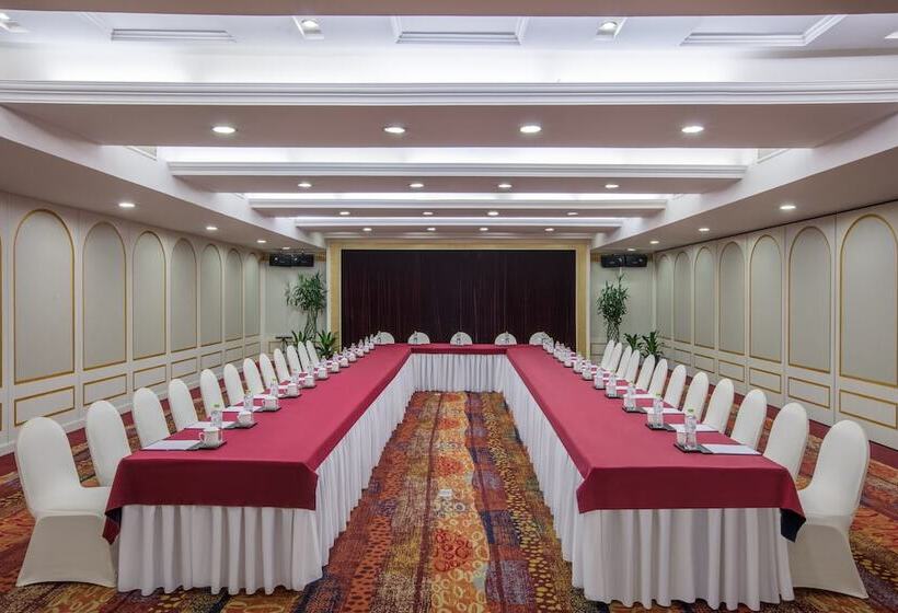 Crowne Plaza City Center Ningbo, An Ihg Hotel   Near Ningbo Railway Station