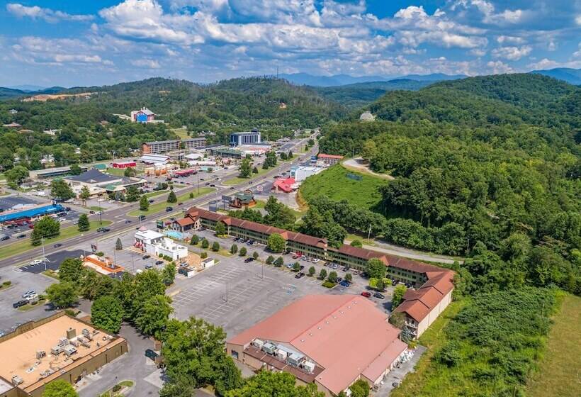هتل Days Inn By Wyndham Pigeon Forge South
