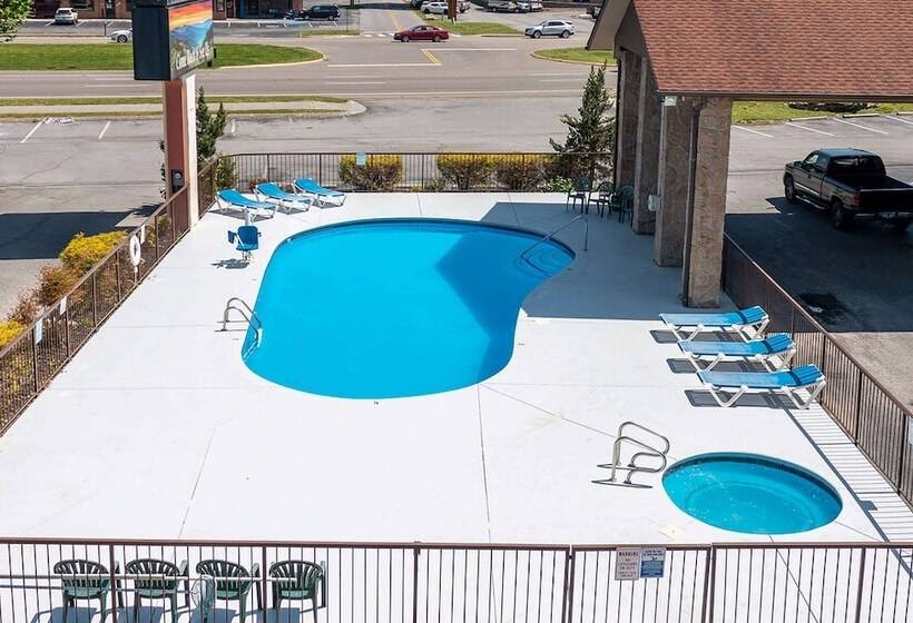 هتل Days Inn By Wyndham Pigeon Forge South