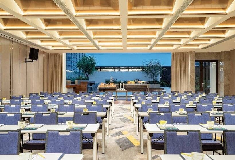 هتل Voco Nanjing Oriental Pearl