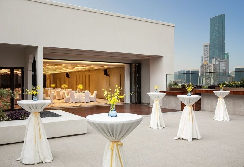 هتل Voco Nanjing Oriental Pearl