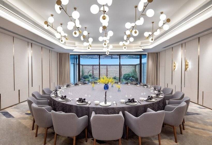 هتل Voco Nanjing Oriental Pearl