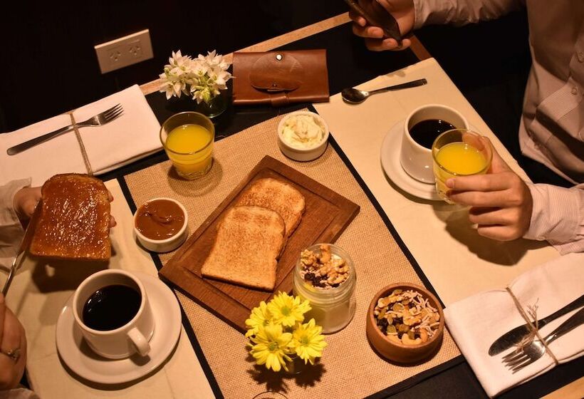 ホテル Esplendor By Wyndham Buenos Aires