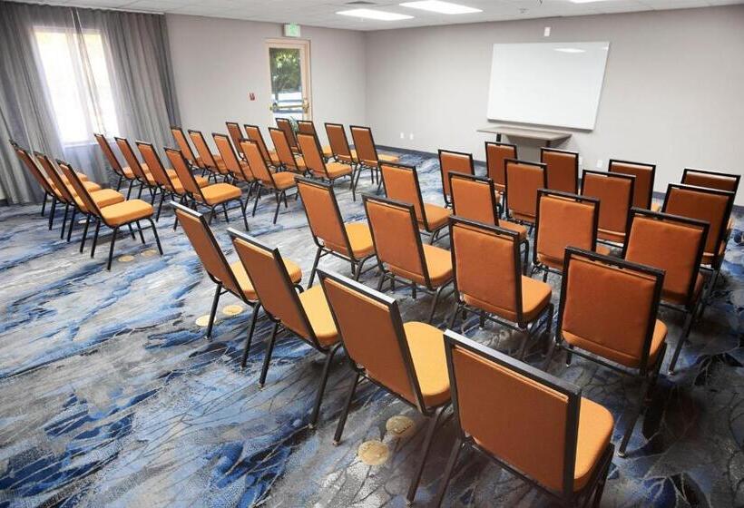 בית מלון כפרי Fairfield Inn & Suites Rancho Cordova