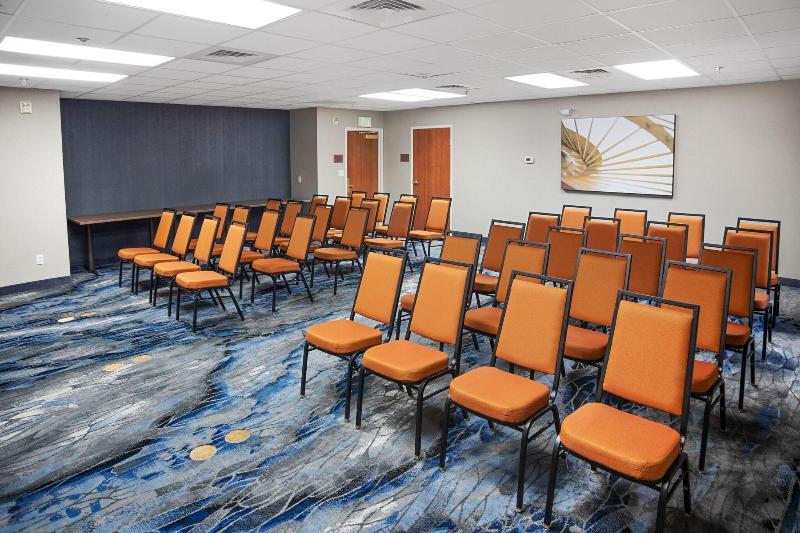 בית מלון כפרי Fairfield Inn & Suites Rancho Cordova