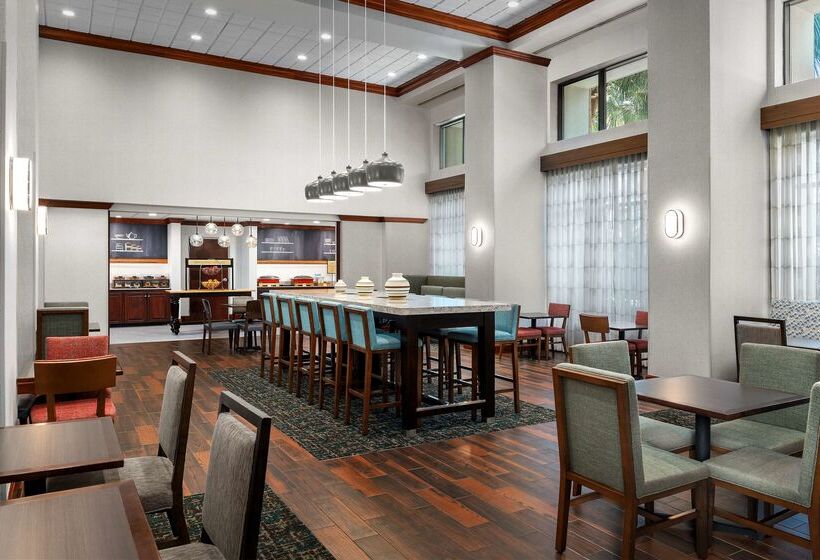 هتل Hampton Inn & Suites Lake Mary At Colonial Townpark