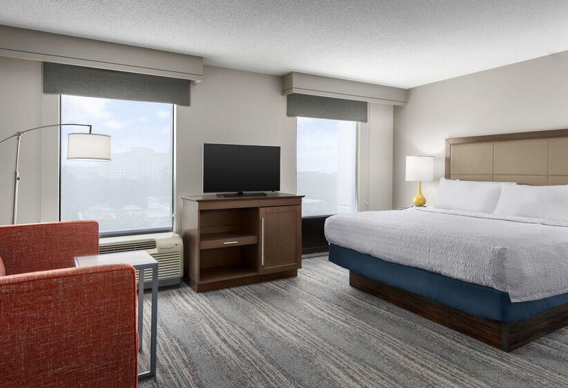 هتل Hampton Inn & Suites Lake Mary At Colonial Townpark