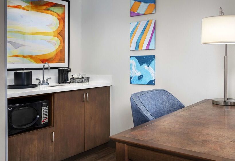 هتل Hampton Inn & Suites Lake Mary At Colonial Townpark