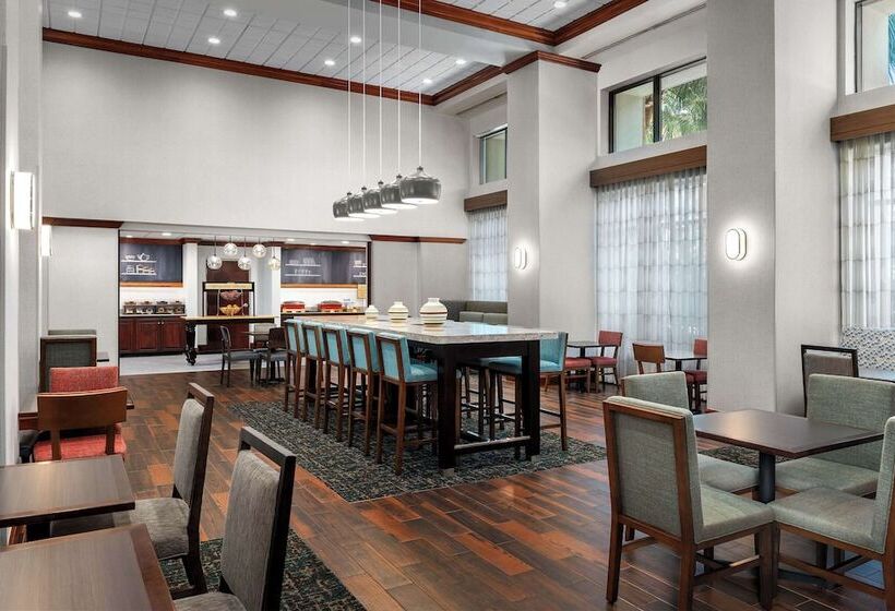 هتل Hampton Inn & Suites Lake Mary At Colonial Townpark
